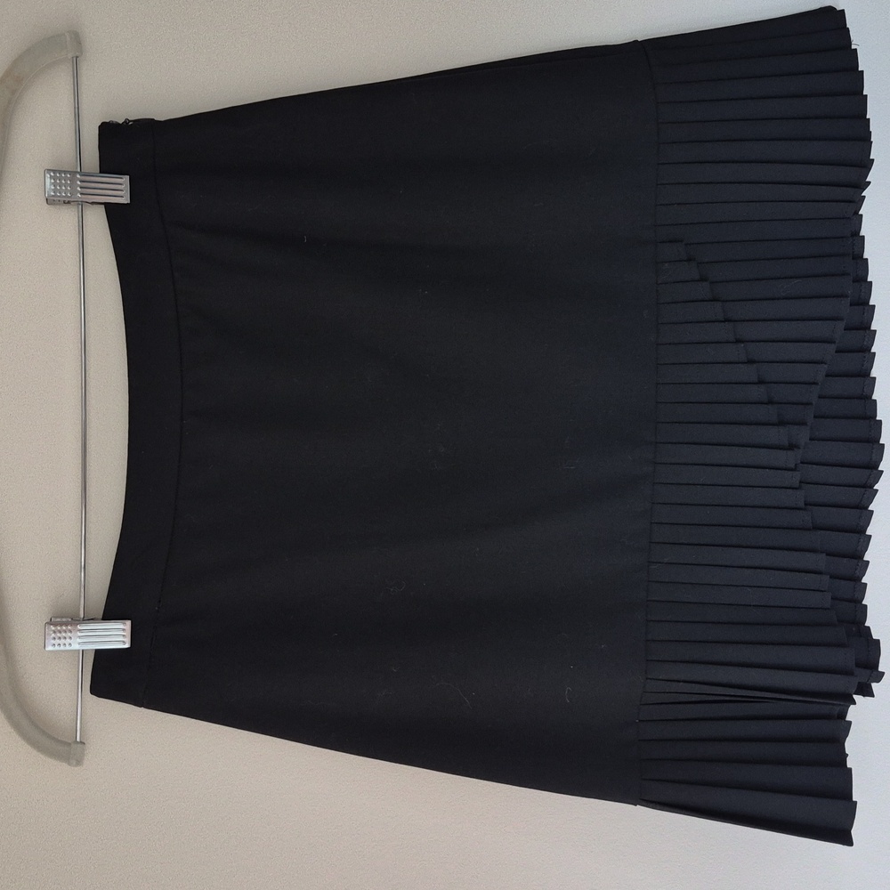 Pleated hem Black Tailored Skirt